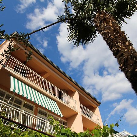 Apartmani Roje スベティ・フィリップ・イ・ヤコブ エクステリア 写真